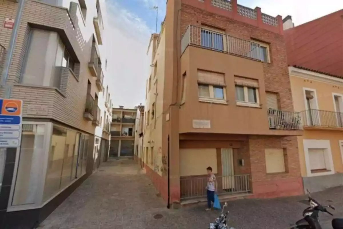 Imagen de un edificio de la calle río Freser, en Girona