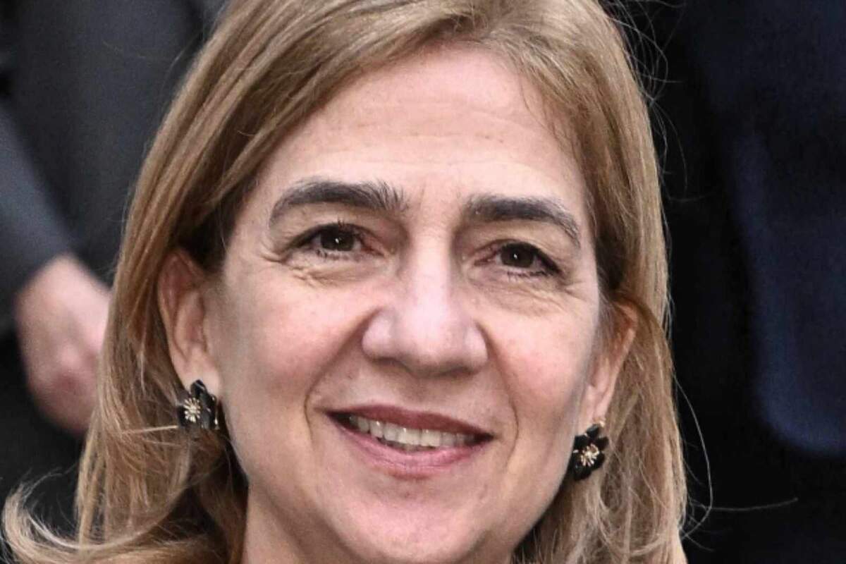 La Visita De La Infanta Cristina En Barcelona Más Distanciada Que